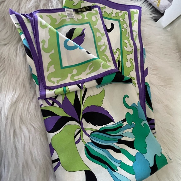 Emilio Pucci Floral Silk Print Scarf. - Picture 9 of 16